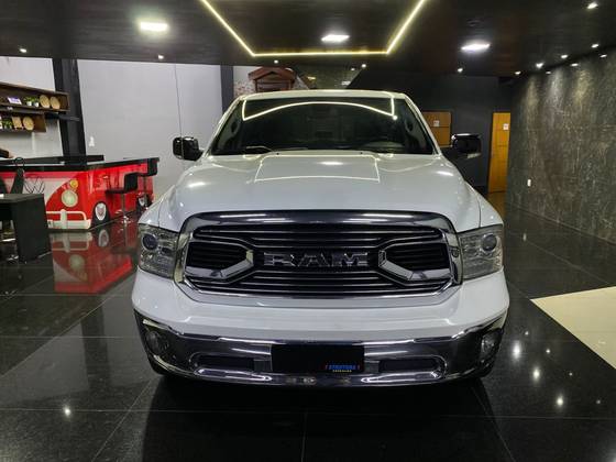 RAM CLASSIC 5.7 V8 GASOLINA LARAMIE CD 4X4 AUTOMÁTICO